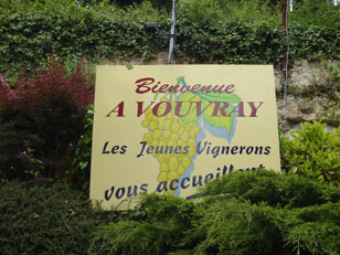 TROGLOVINUM: FOIRE AUX VINS de VOUVRAY - Les Caves de la Bonne Dame - 20, Rue de la Bonne Dame, 37210 VOUVRAY. Syndicat des Vignerons de lAire dAppellation Vouvray.